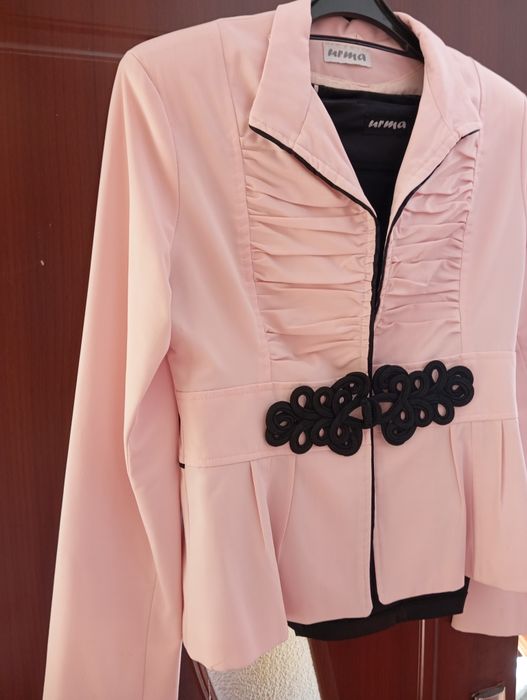 Costum dama roz pudra