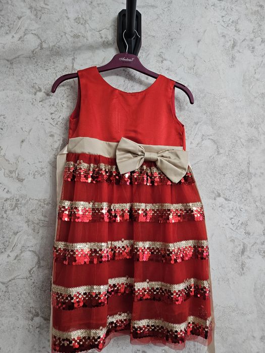 Нарядные платья для девочек