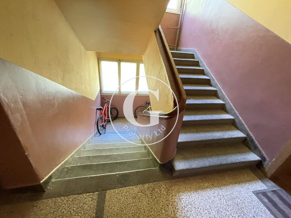 Продава се Тристаен апартамент в Перник, Център - 95 кв.м за 1153 €/кв.м - Снимка #7