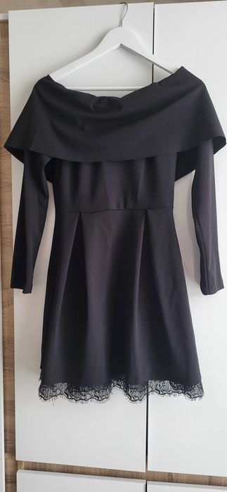 Комплект от 2 бр. рокли, р-р М, обличани 2-3 пъти.