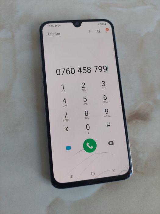 Vând Samsung Galaxy A40 White / Alb (ușor spart jos) //poze reale