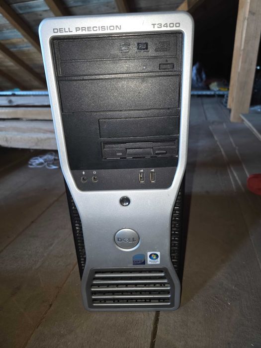 Dell Precision T3400, completă și funcțională
