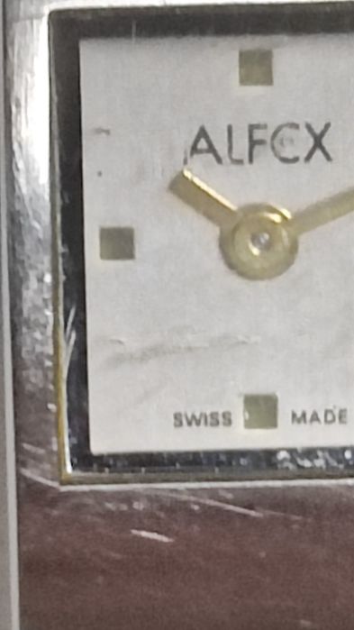 Часовник - гривна швейцарски