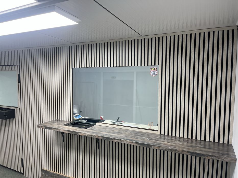 Blingaje Amanet Exchange sertare geam antiglont balanta bijuterii