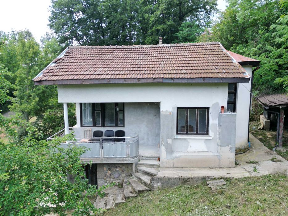 Продава къща с.Гледаци Община Габрово