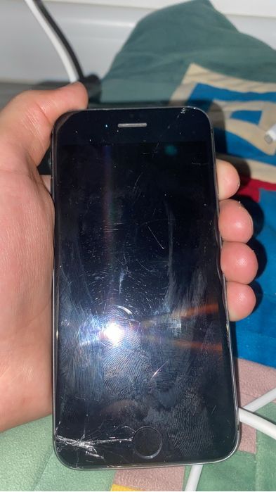 айфон 8 64гб.