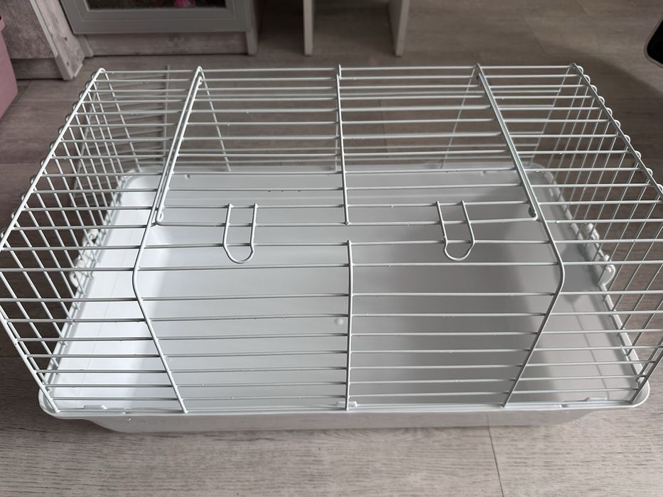 Продам клетку в хорошем состояние