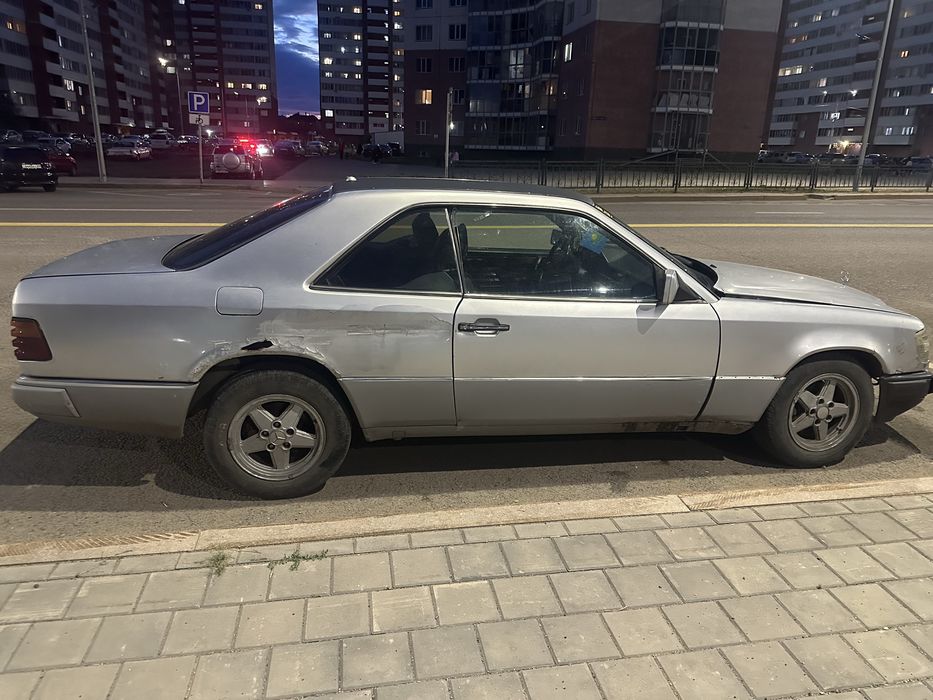 Продам Е-220 купе