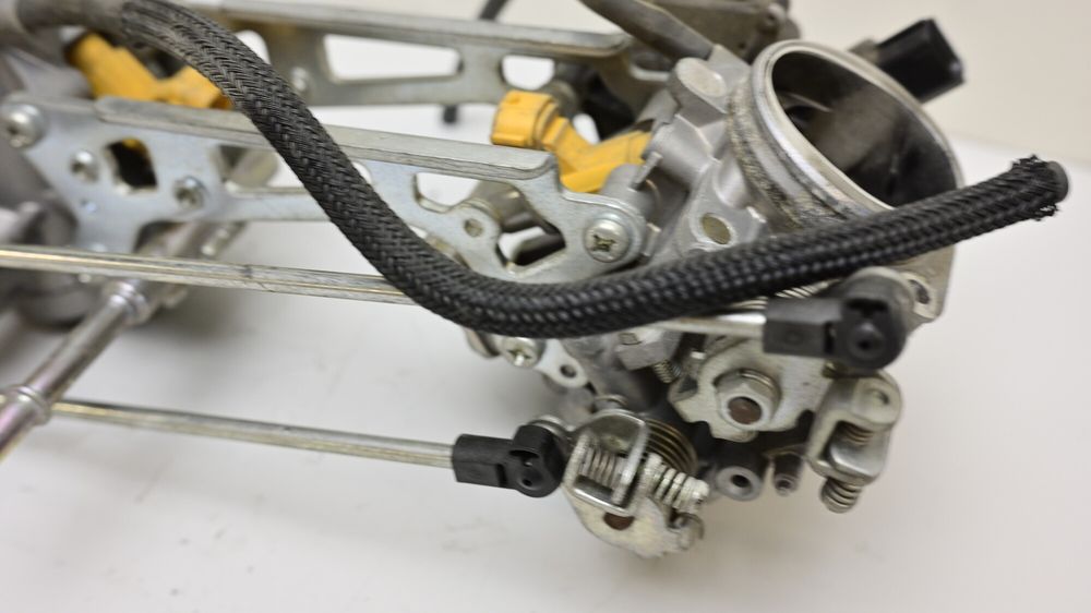 Rampa Injectie Corp Acceleratie TPS Suzuki SFV 650 Gladius 2009 - 2016