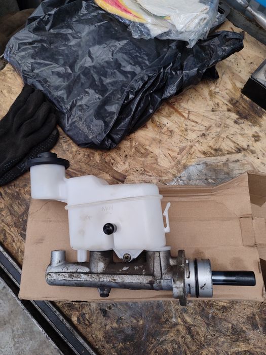 Главный цилиндр Тойота фортунер