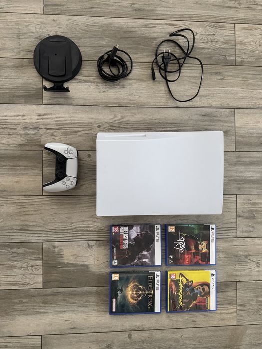 Consola Playstation 5 Disc Edition + 5 jocuri
