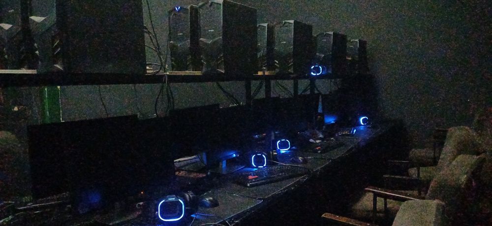 Kompyuterxona Sotiladi 30-dona komplekt, tayyor biznes.