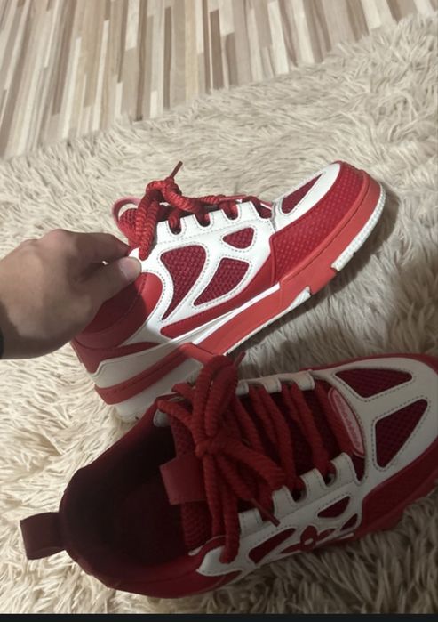 Adidasi lv skate rosii