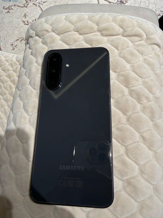 Самсунг А 36 идеал