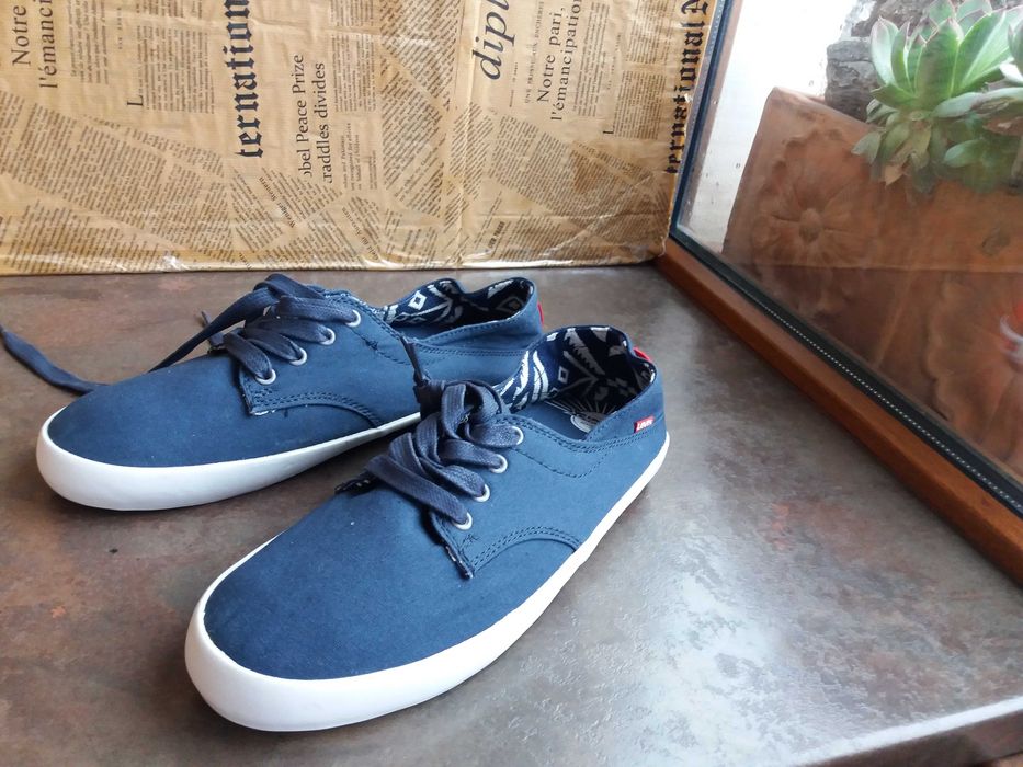 мъжки спортни обувки,гуменки,кецове,маратонки  Levi's ном 41 нови