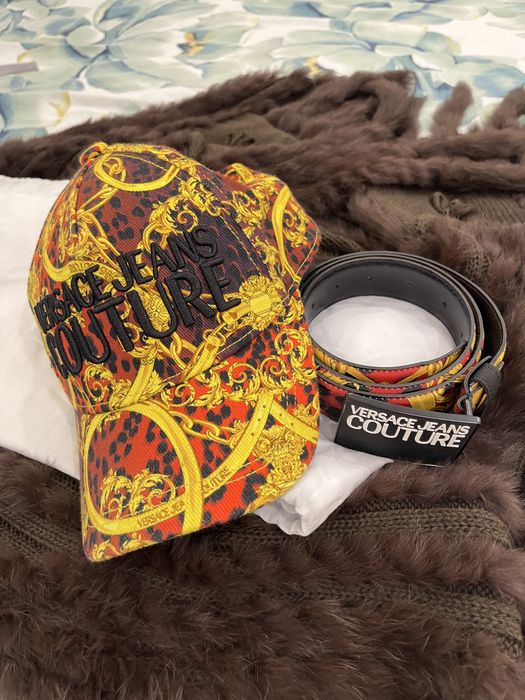 Оригинални шапка и колан Versace Jeans Couture