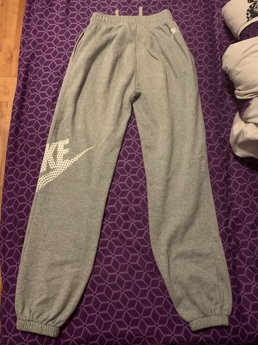 pantaloni de trening nike