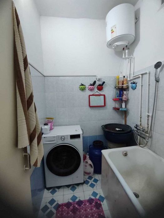 Zangiotada 1 xona uy sotiladi