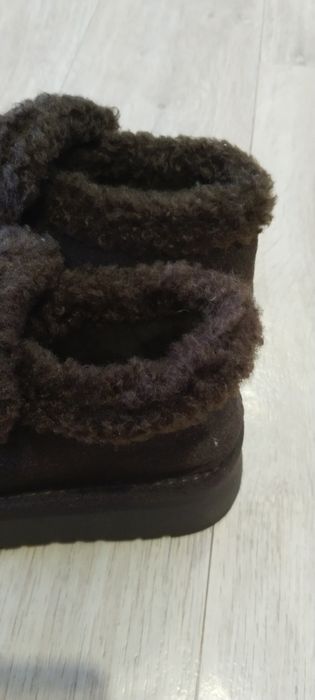 Продам женские ботинки