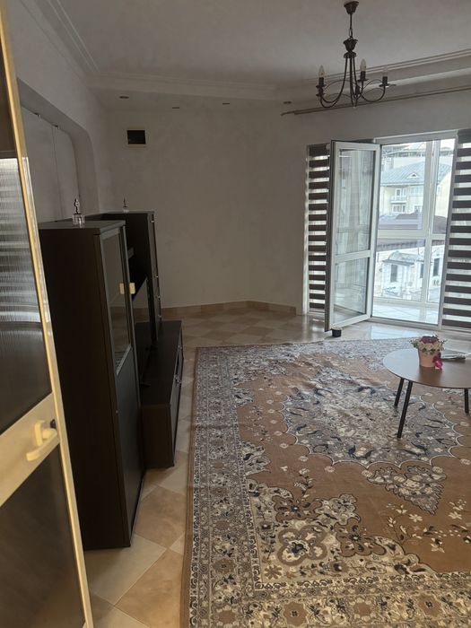 Apartament 3 camere central de inchiriat disponibil incepand cu data de 1 septembrie