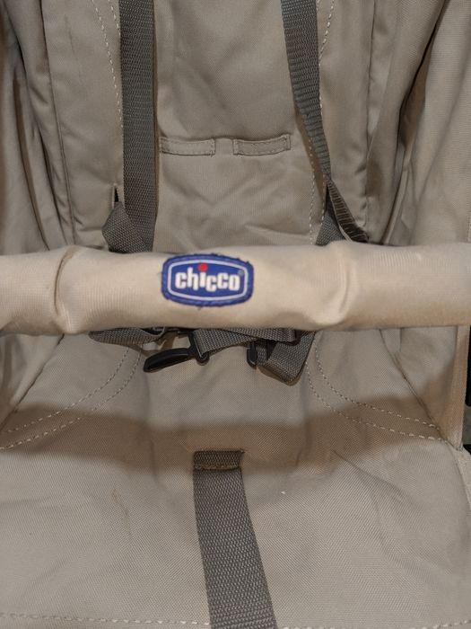 Продаю коляску chicco