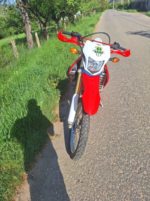 Vând Honda CRF 250l înmatriculată