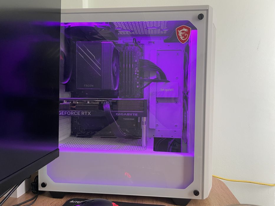 Просторный компьютерный корпус  be quiet! Pure Base 500DX белый