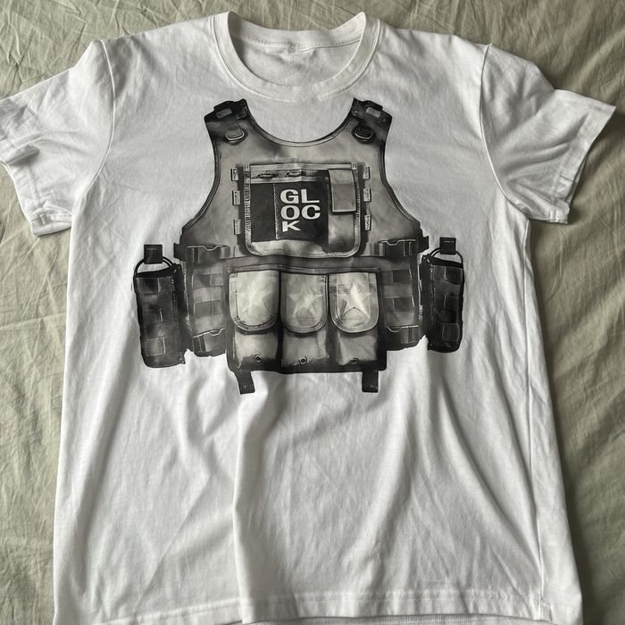 футболка с бронежилетом