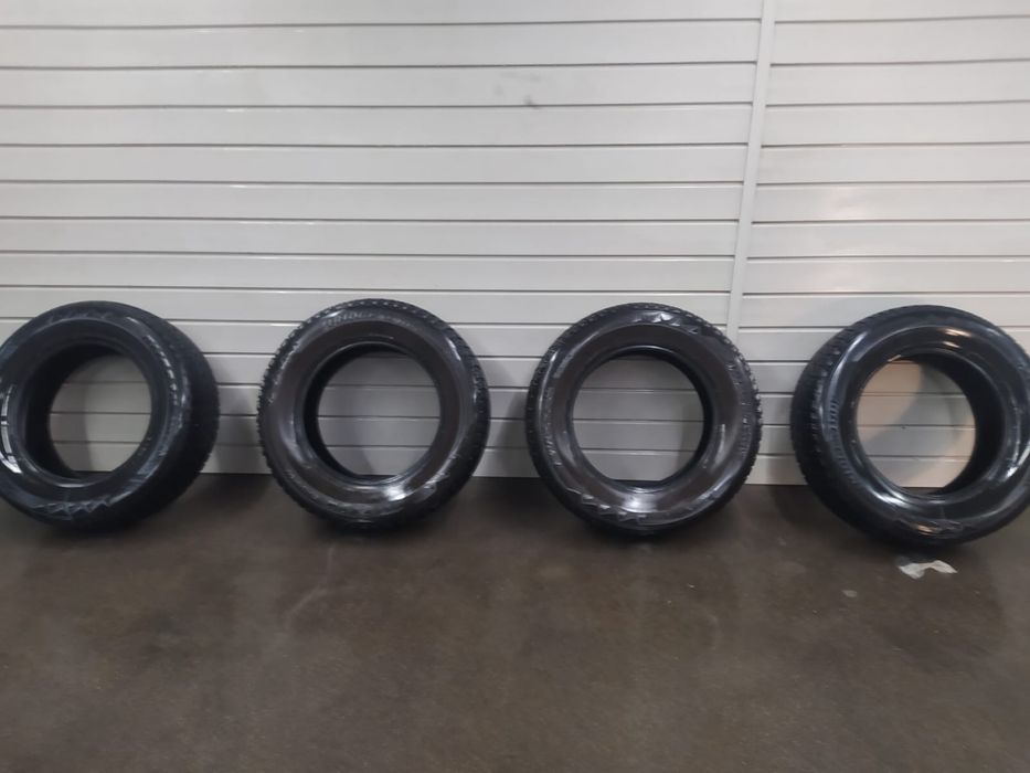 Продам зимние шины Bridgestone