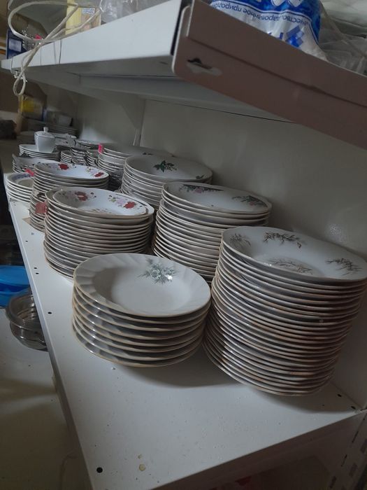 Посуды дёшево ..