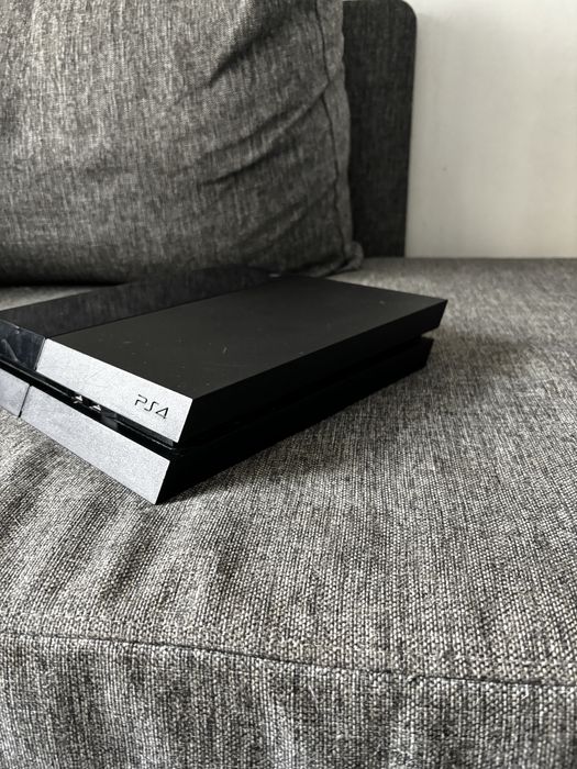 Плейстейшен 4 slim