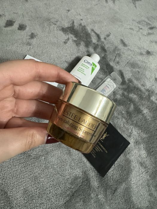 Estee Lauder crema revitalizing supreme
