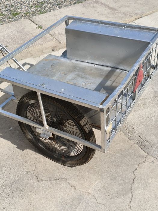 Прицеп для велосипеда