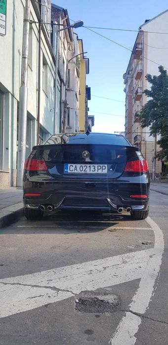 Пълен комплект бронии за E60 *задна, предна броня и прагове *