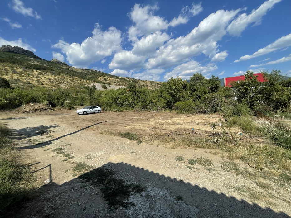 Празно вилно място