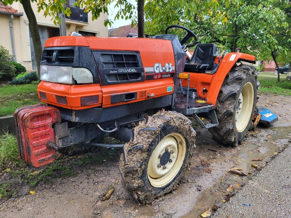 Kubota GL 25   5500eur sau schimb cu unul mai mare tot Kubota