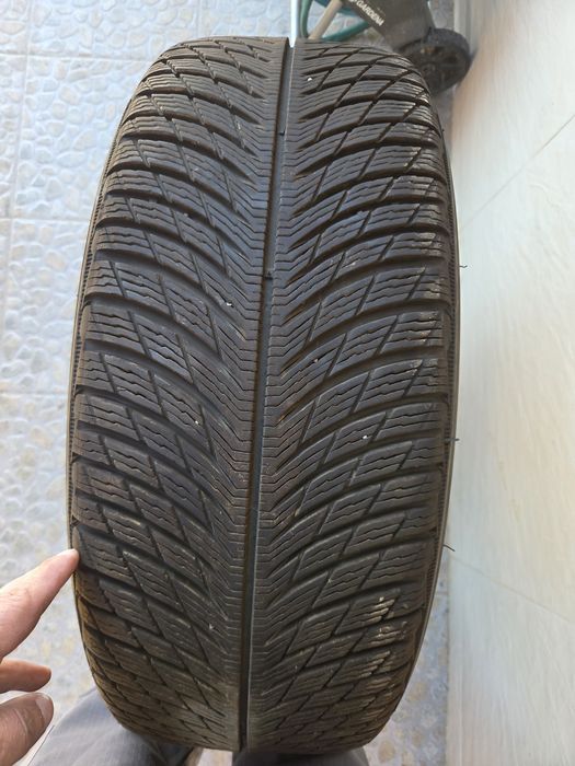 MICHELIN 235/50 R19