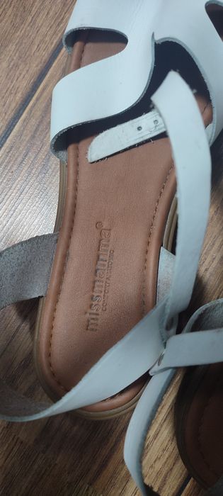 Продаются сандалии 39 размер