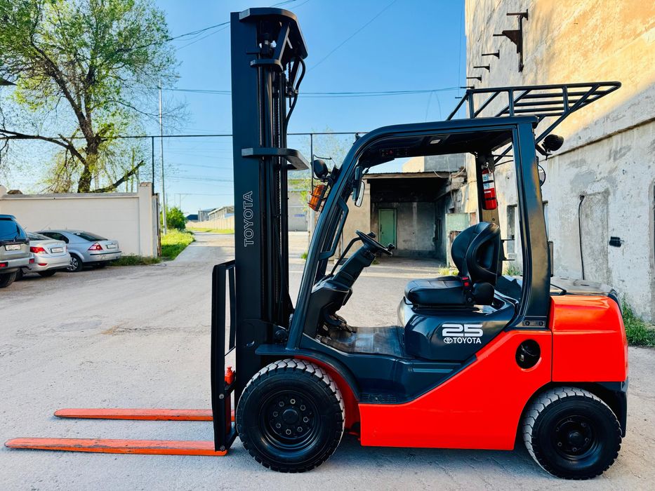 Вилочный погрузчик кара автокара