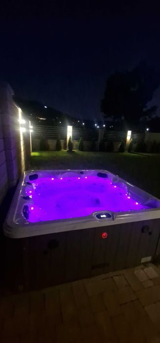 Ново мощно градинско джакузи