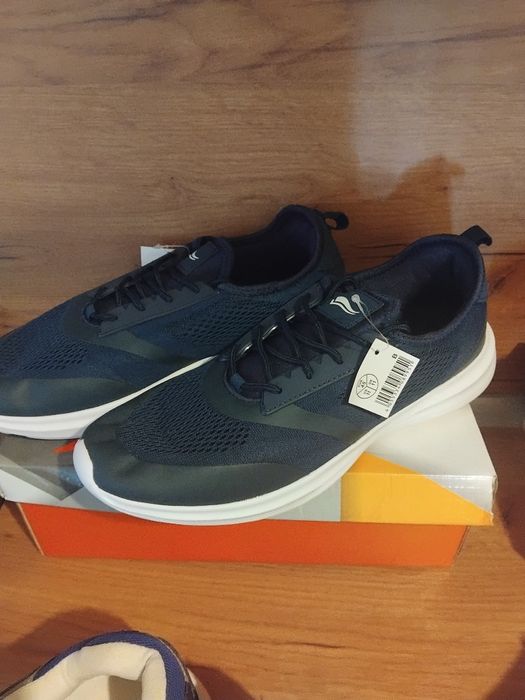 Продават се нови маратонки, обувки и боти  !