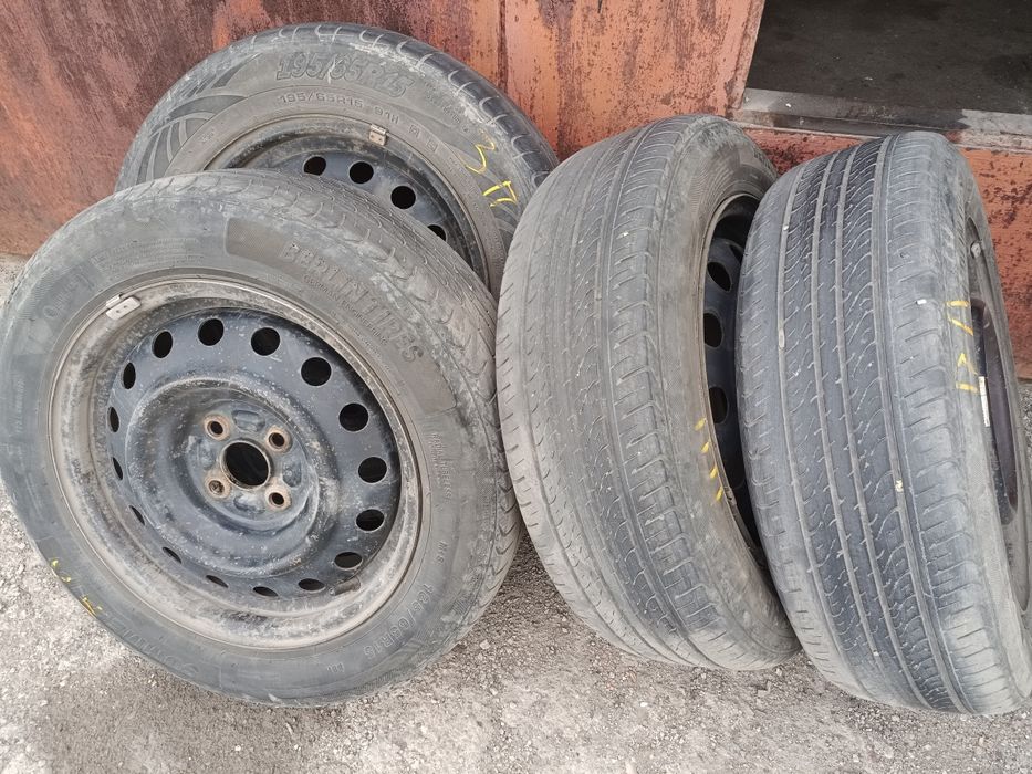 Продаю шины с дисками на р15