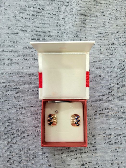 Новые сережки с сапфиром 585 проба