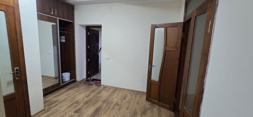 Срочно 2 хона 76м² ново-ка сотилади 5 этаж 6 эт дом Гагарин иняз