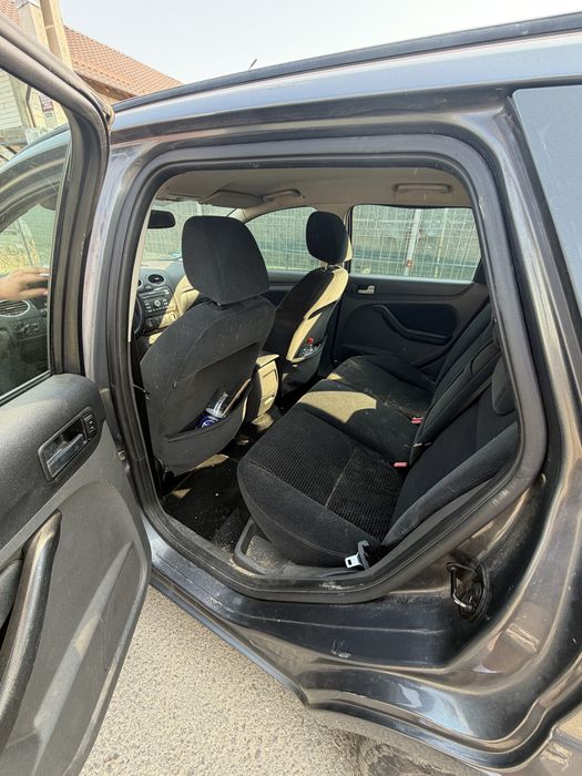 Vand ford focus 1.6 benzina