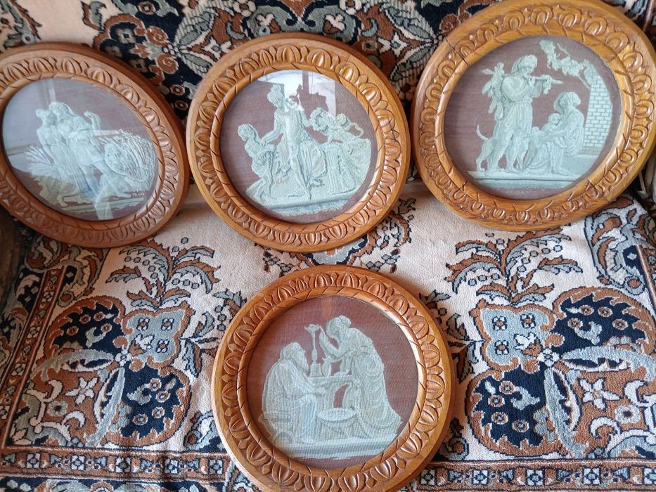 Vând set de 4 goblenuri vechi