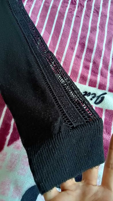 Чёрная свитер кофточка для девочек