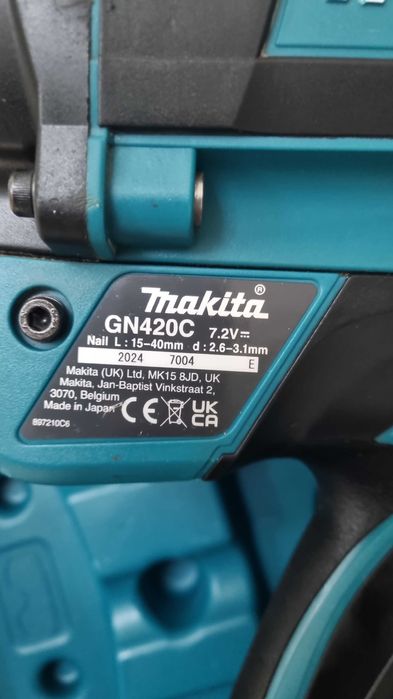 Pistol cuie beton Makita