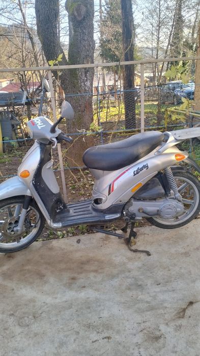 vând scuter Piaggio liberty 50cc