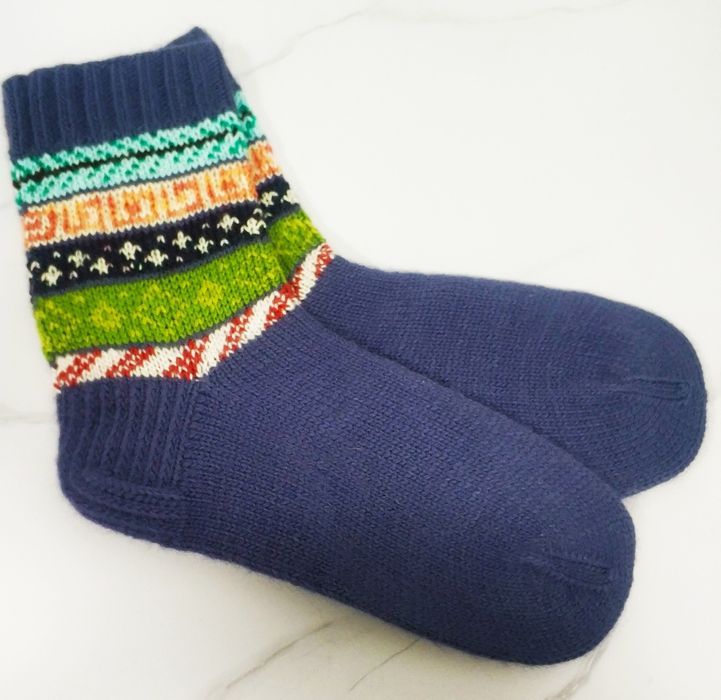 Вязаные носочки из мериноса.